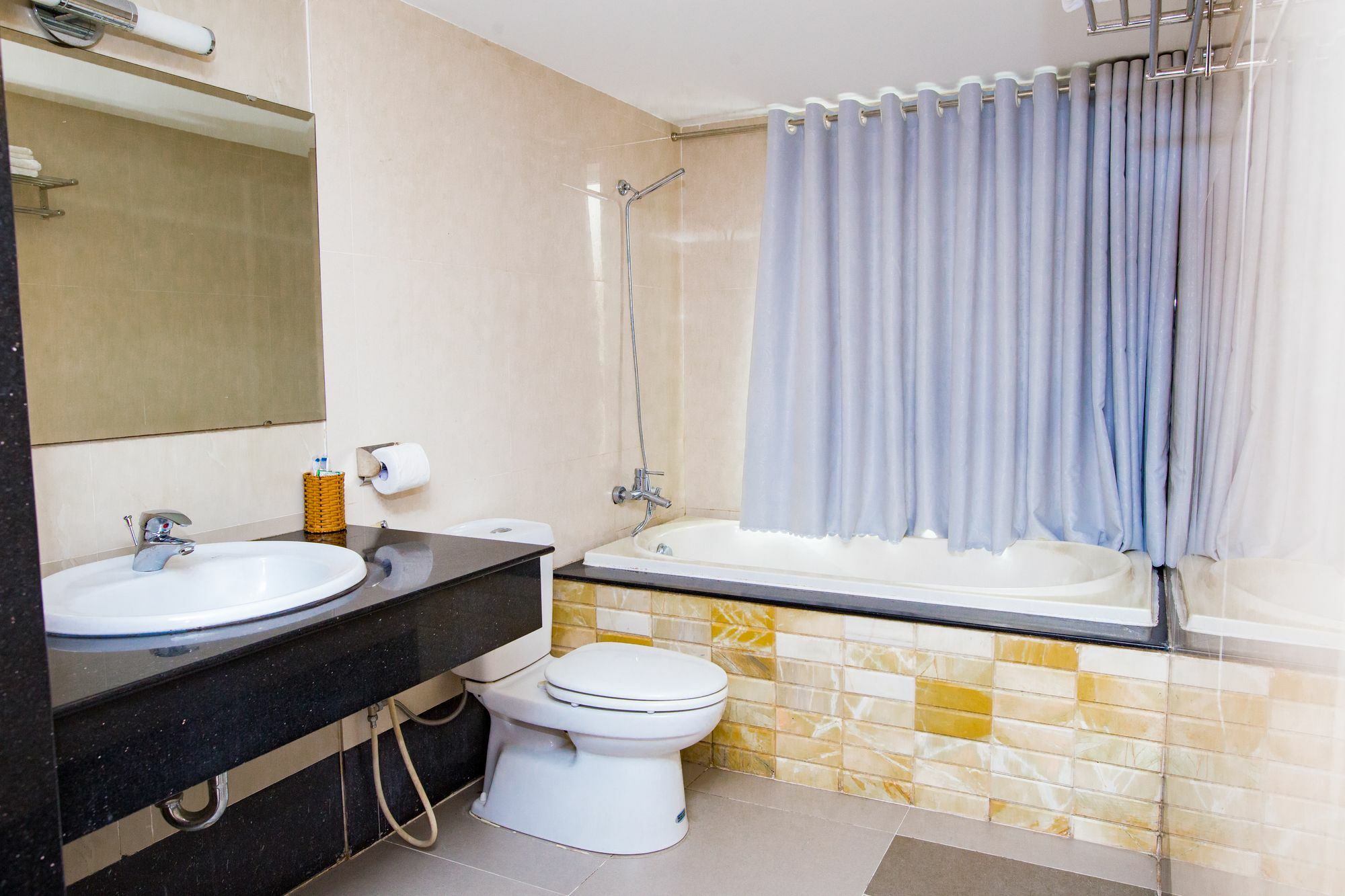 Oyo 169 New Hotel Thành Pho Ho Chí Minh Esterno foto